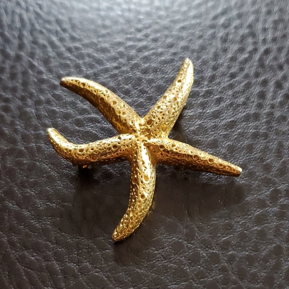 VTG starfish brooch - Picture 2 of 7